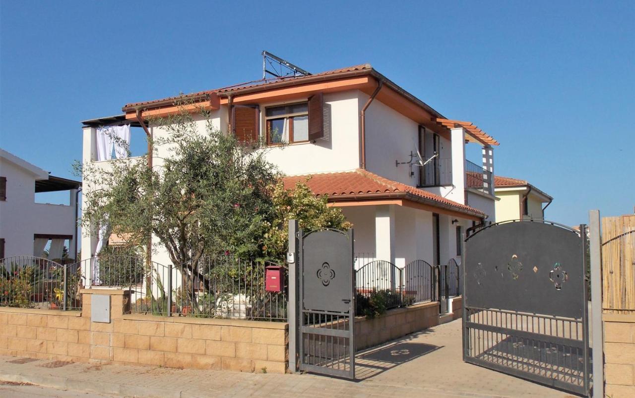 Shardana Blu - Net Zero Home Holiday Girasole Esterno foto